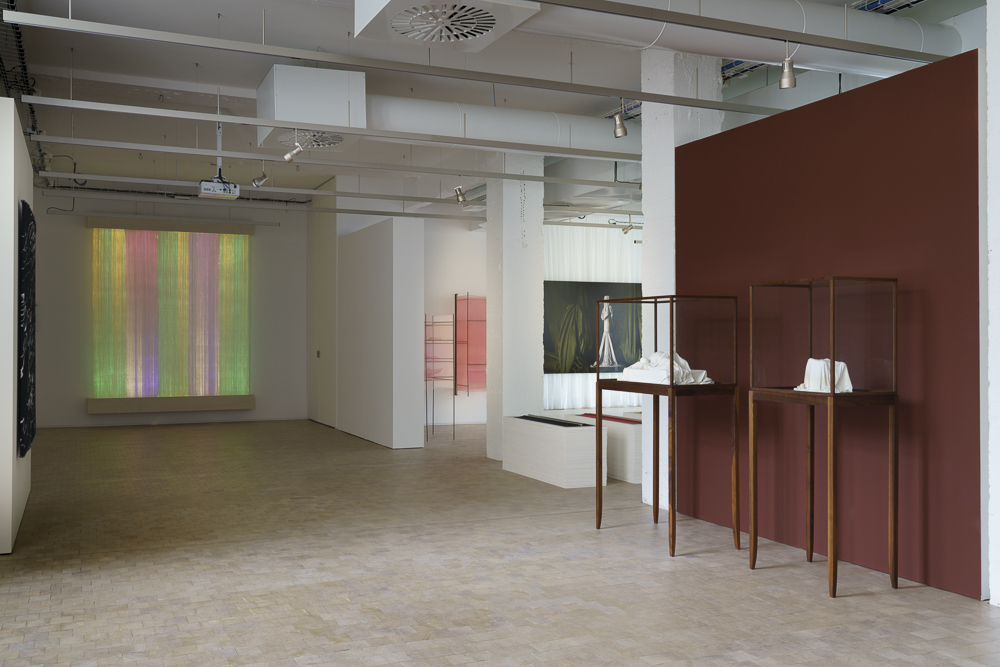 Installation view, In a Slow Manner. Photo : F. Kleinefenn