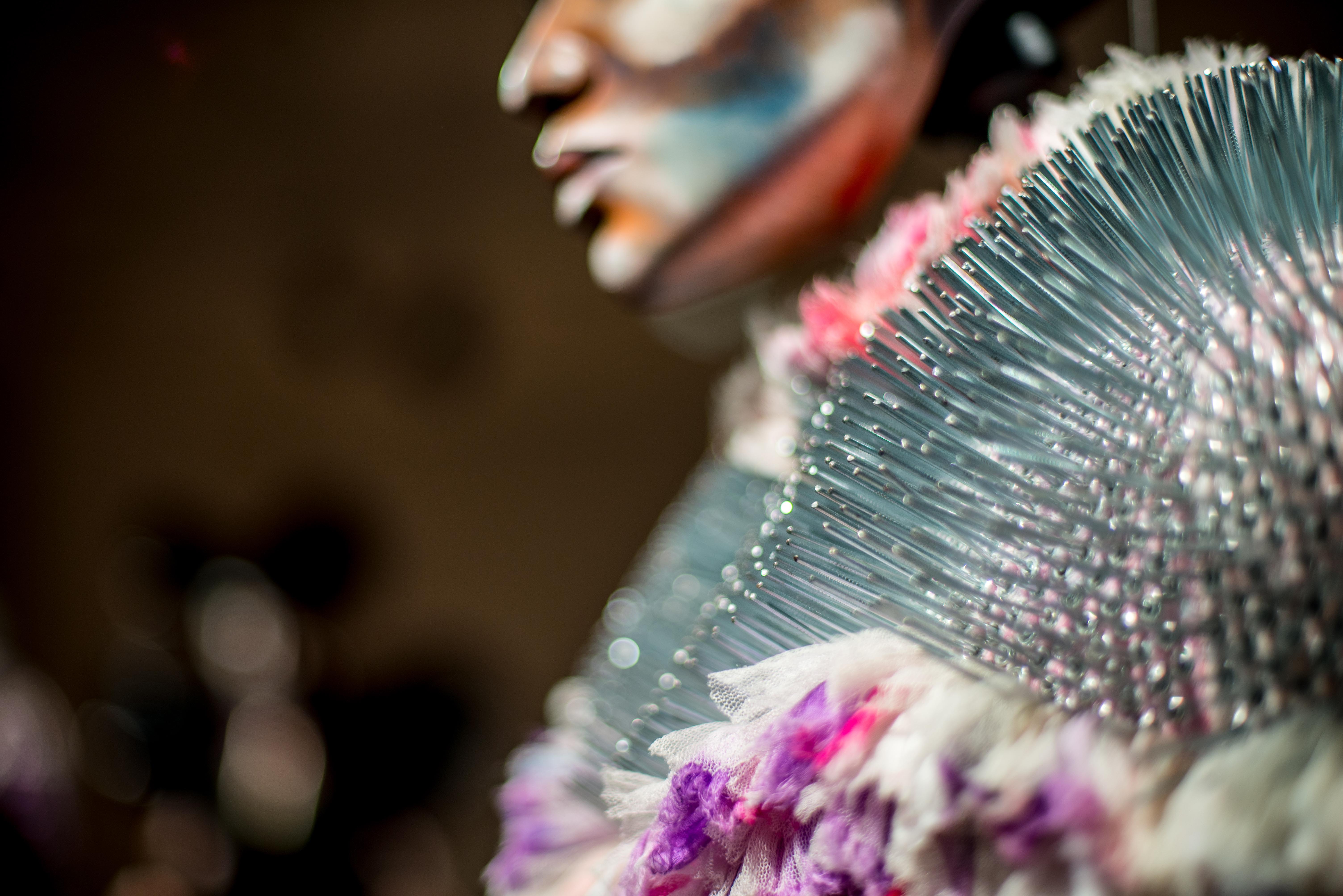 Seulement les anges portent des ailes, détail