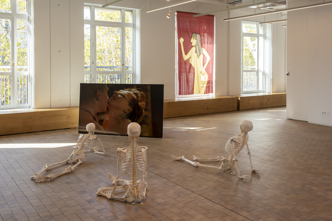 X . A CAPITAL DESIRE 9 ©Emmanuel Aguirre