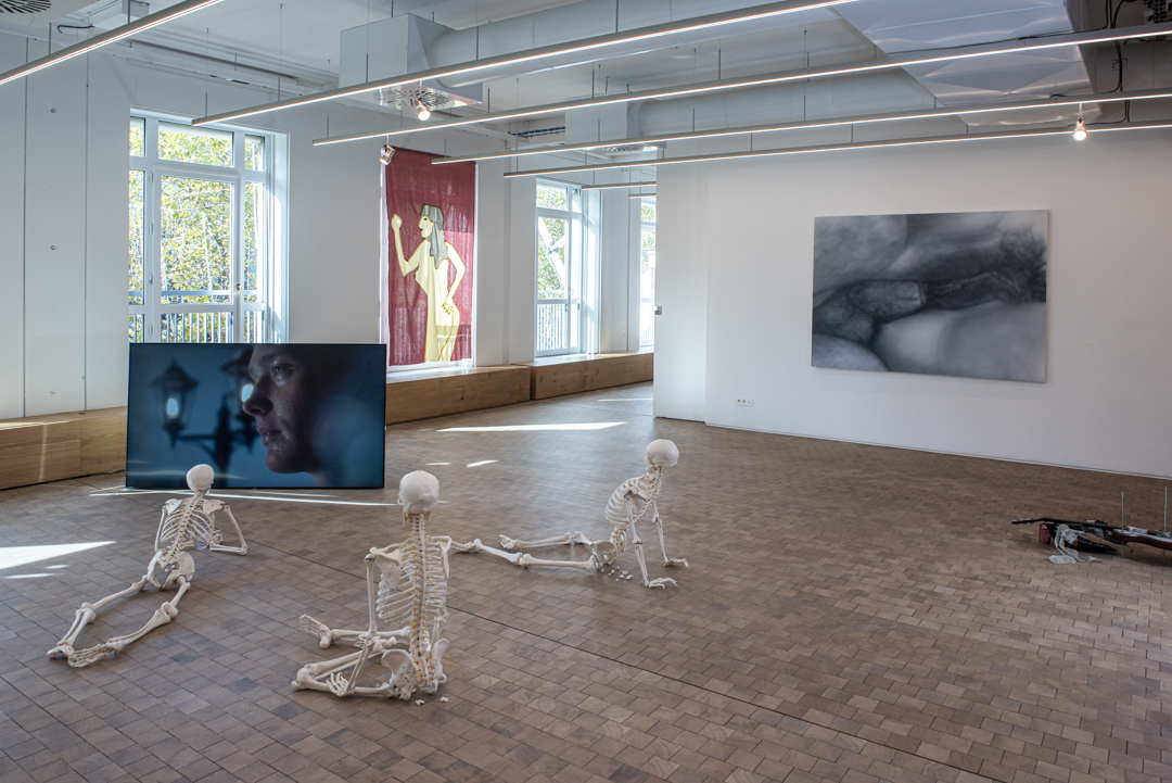 X . A CAPITAL DESIRE 8 ©Emmanuel Aguirre